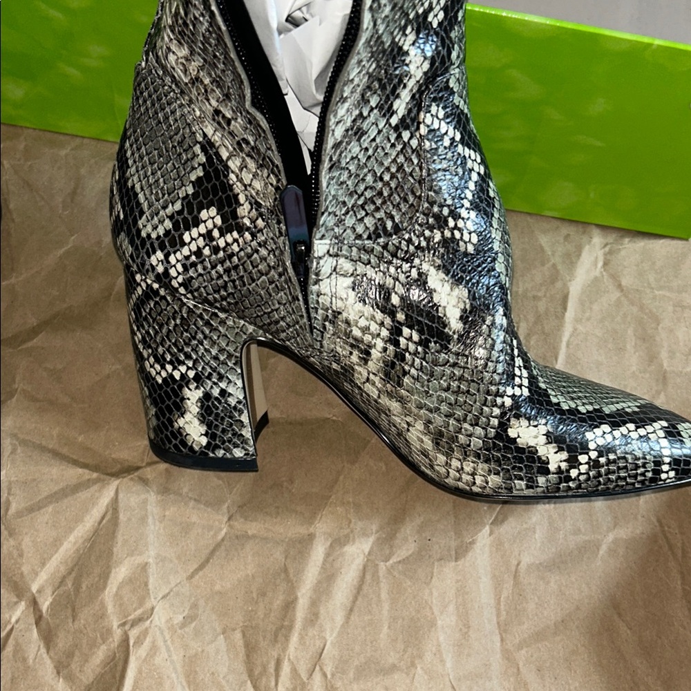 Sam Edelman - Picture 12 of 16
